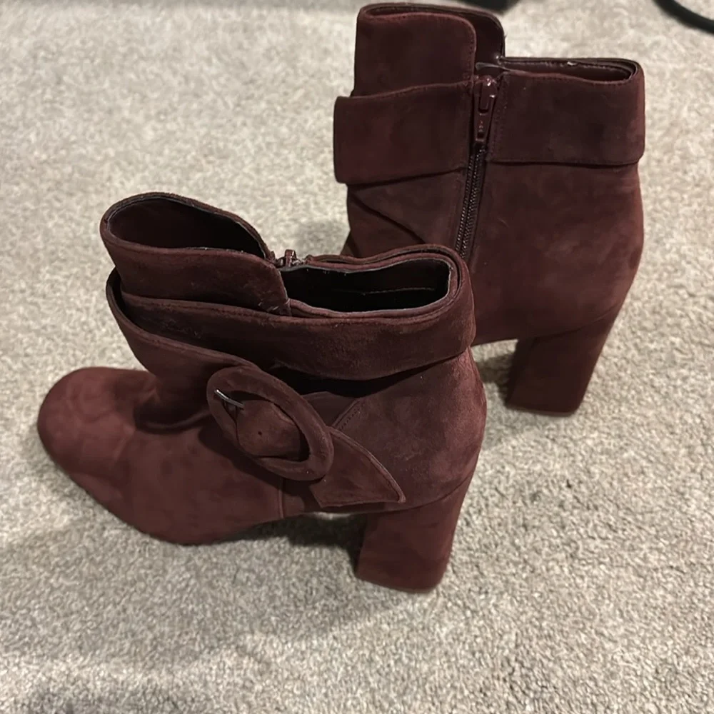 Naturalizer suede bootie with heel 8.5 M, excellent condition, burgundy - Picture 3 of 7